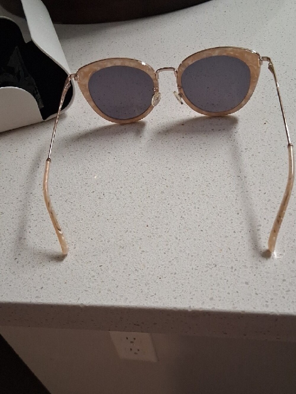 Pearl-Patterned Beige Sunglasses with Purple Lenses - Picture 7 of 7